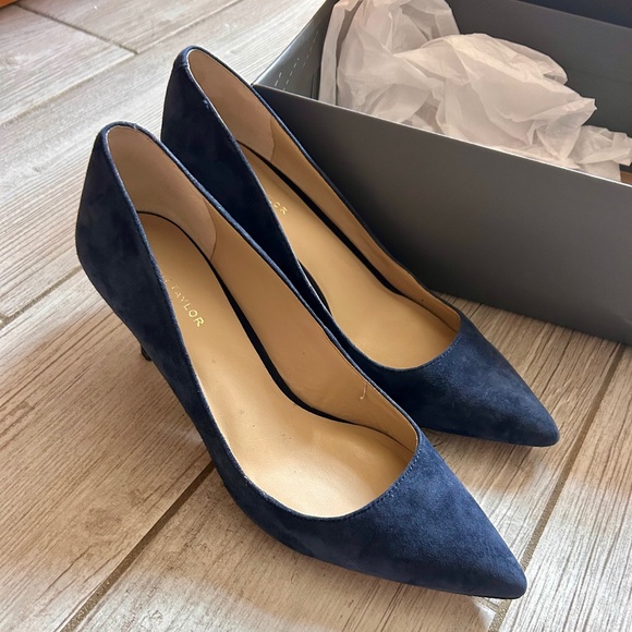 Ann Taylor Navy Suede Kitten Heels – Size 7 - Picture 1 of 3